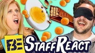 蒙眼吃瓜趣味挑战,趣味吃瓜大作战！