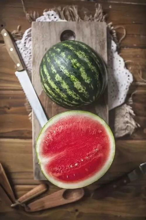 天气热吃榴莲吃西瓜吃哈密瓜