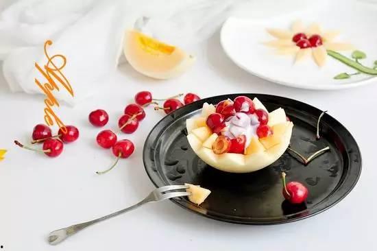 水果拼盘吃瓜菠萝,甜蜜瓜果与菠萝的完美邂逅