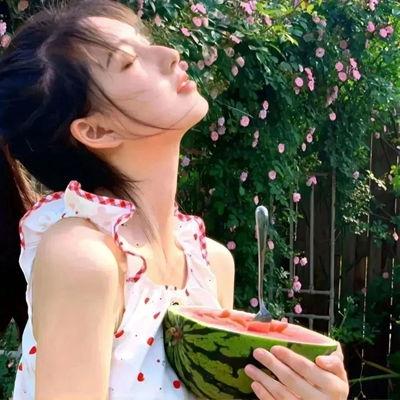 可爱甜美吃瓜头像